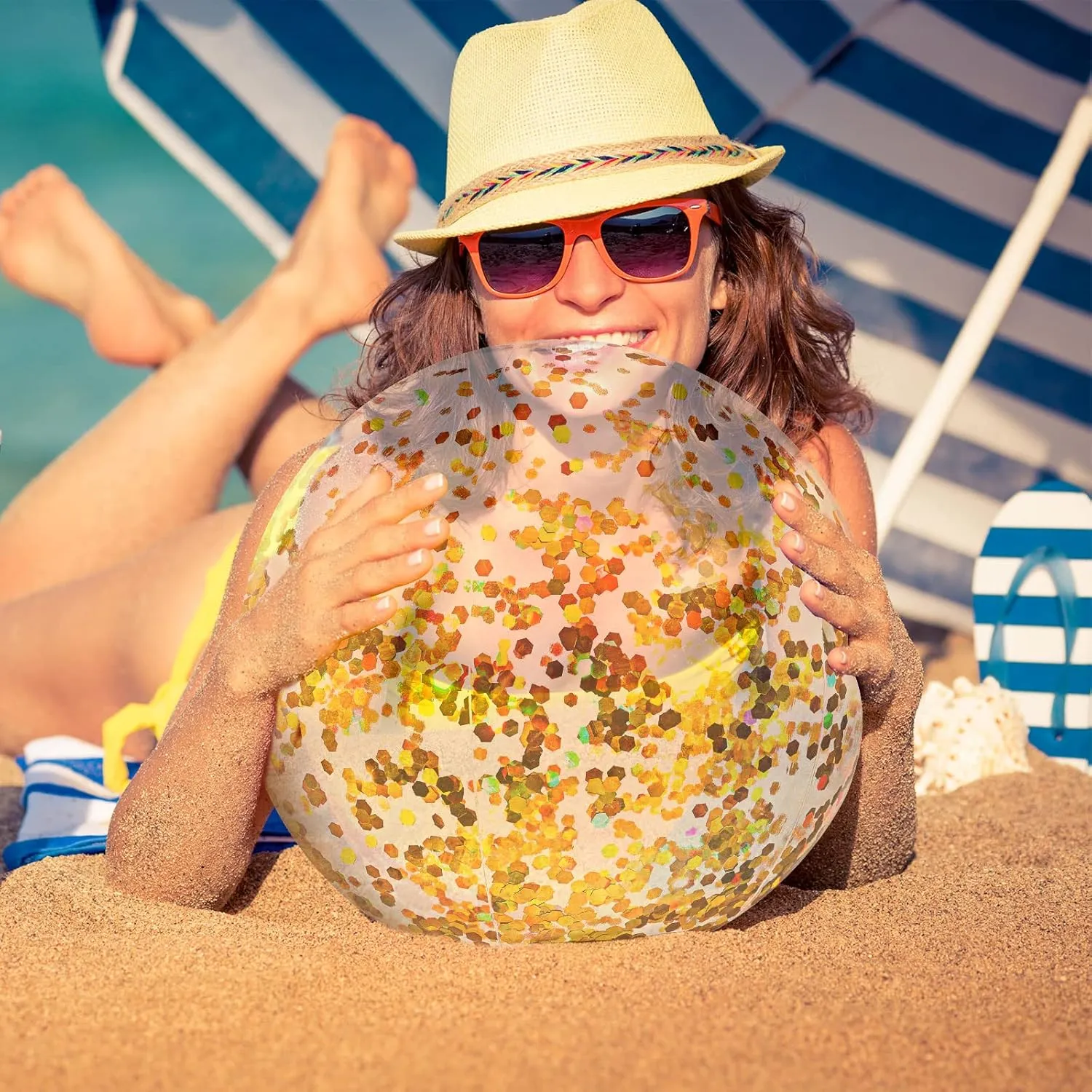 Civaner 10 Pieces Inflatable Beach Balls 16 Inch Glitter Summer Swimming Pool Balls Wedding Outdoor Decor Ornaments Floatable Confetti Decoration for Beach Xmas Party Favor(Gold,Sequins)