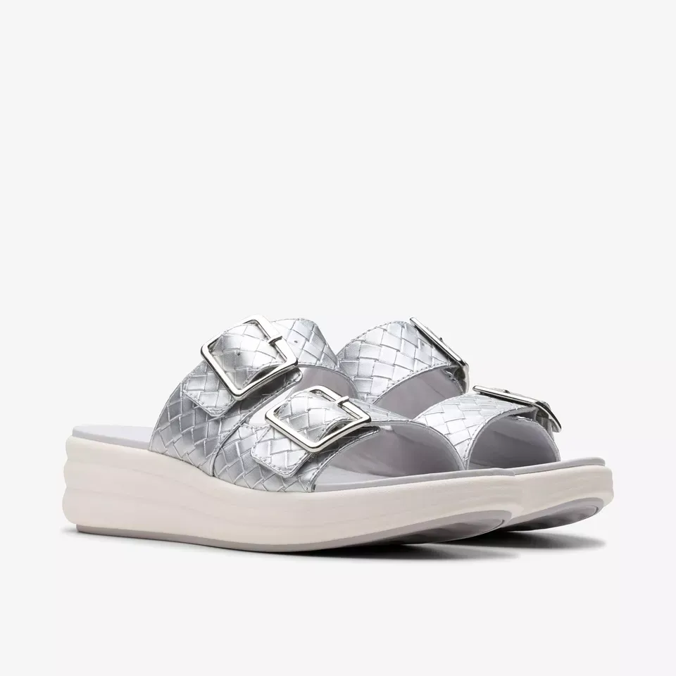 Clarks Women's Drift Buckle Silver Metallic 26182026