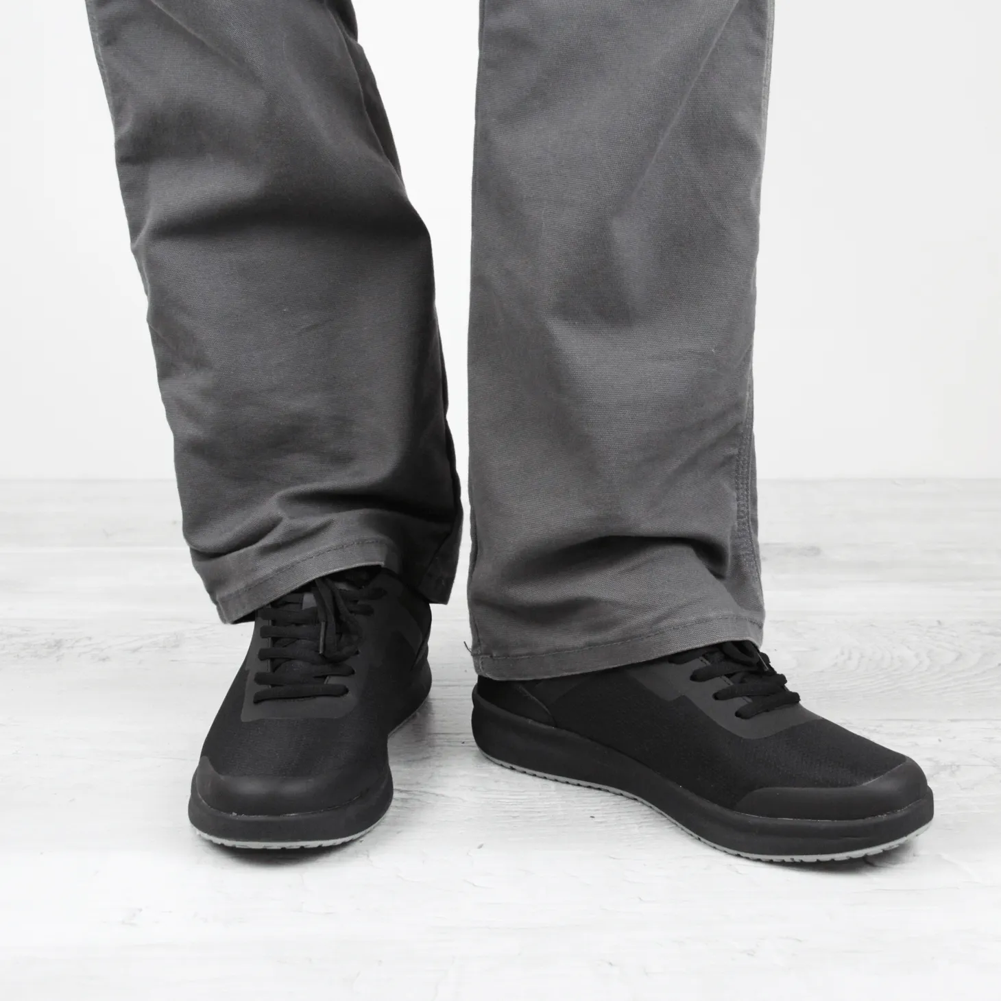 Concave Unisex Sneaker in Black