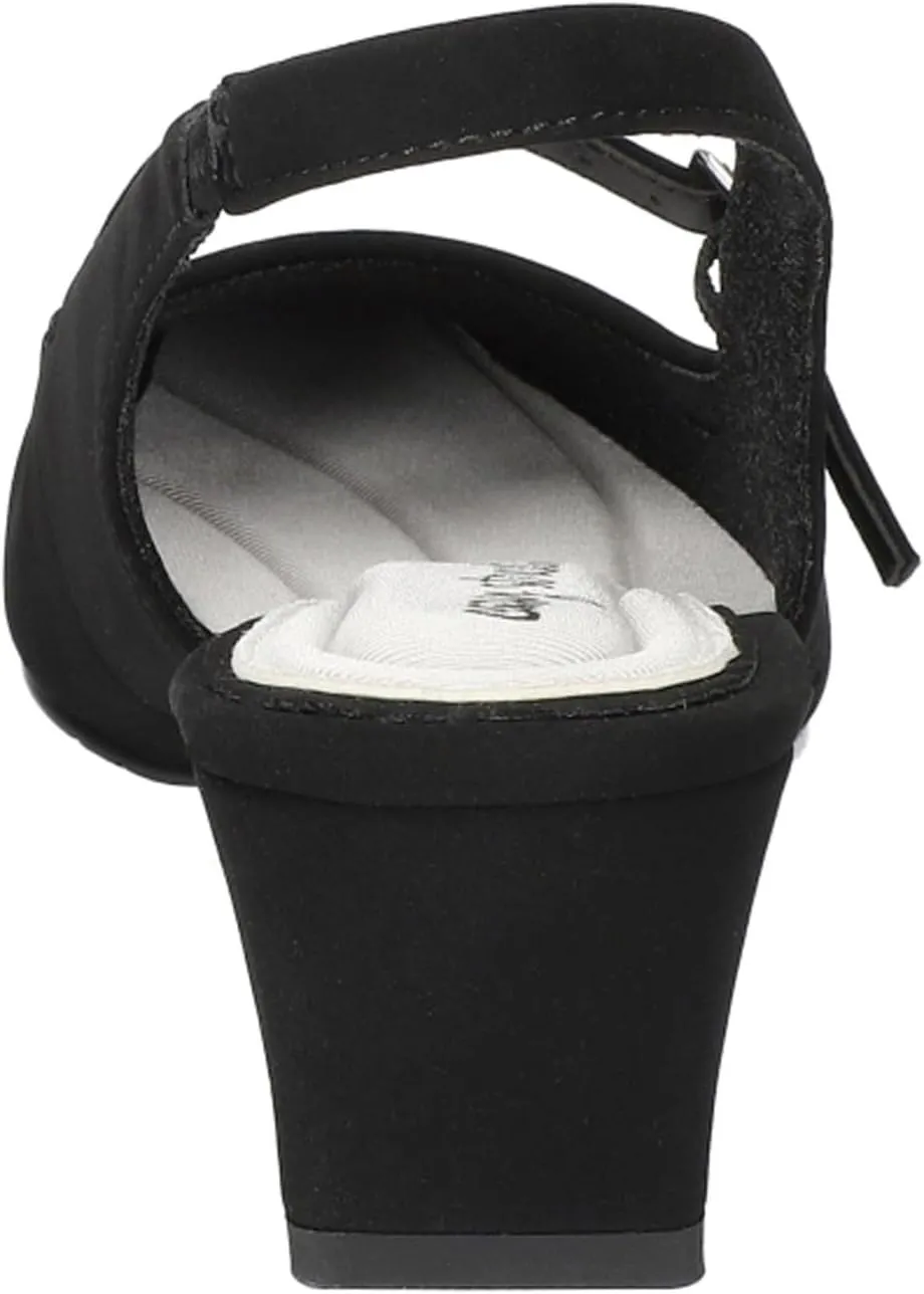 Easy Street Women's Cameo Pump