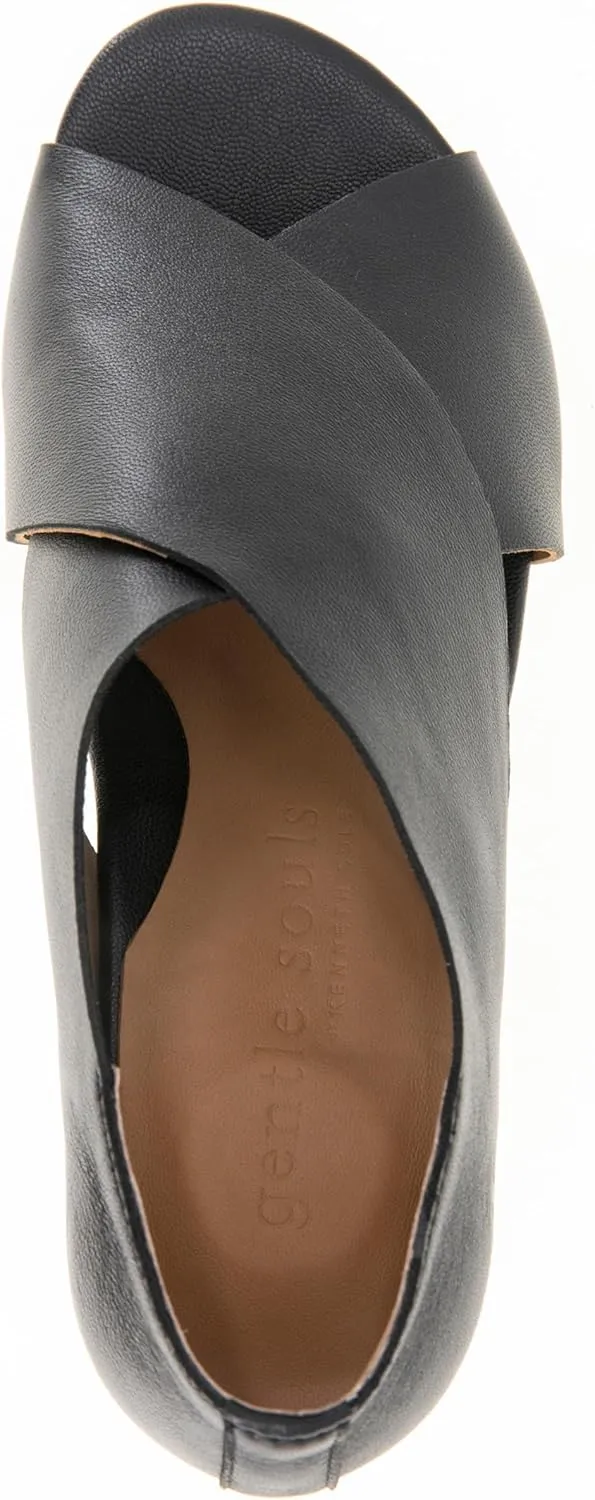 Gentle Souls by Kenneth Cole Women's Yvette Pump