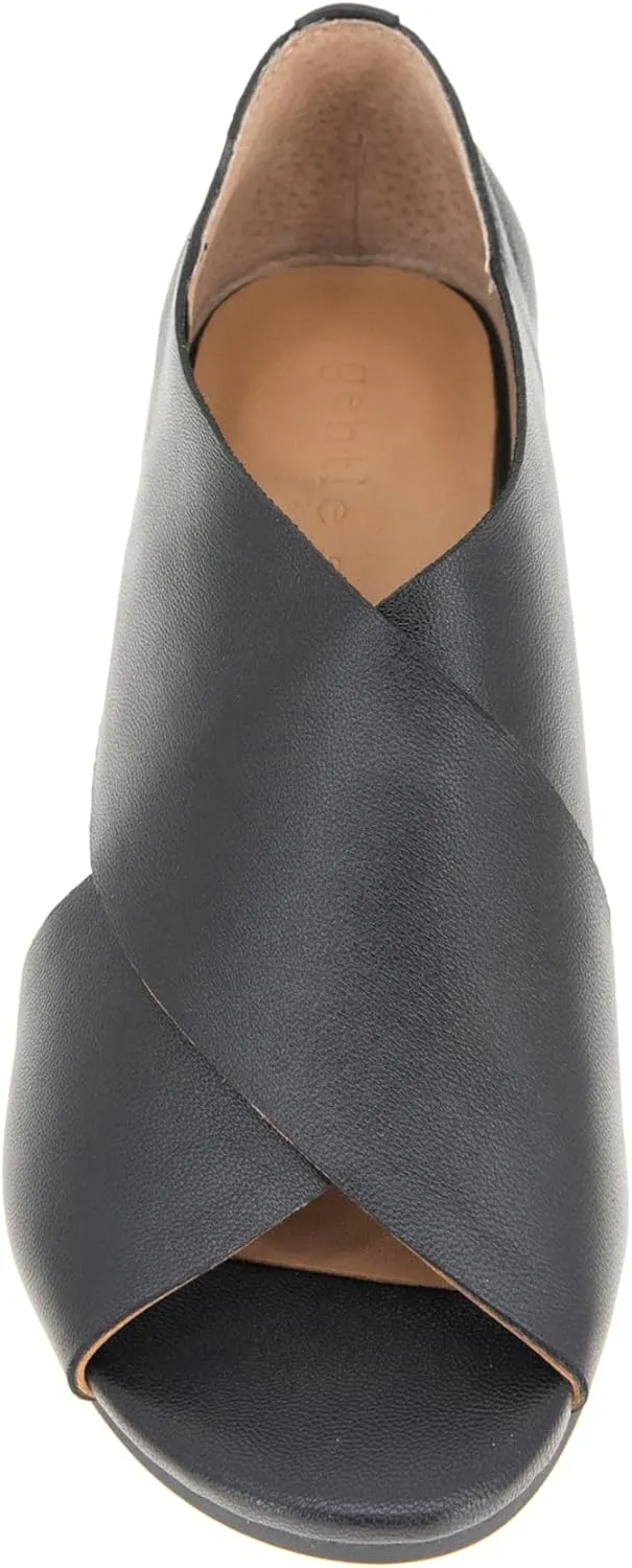 Gentle Souls by Kenneth Cole Women's Yvette Pump