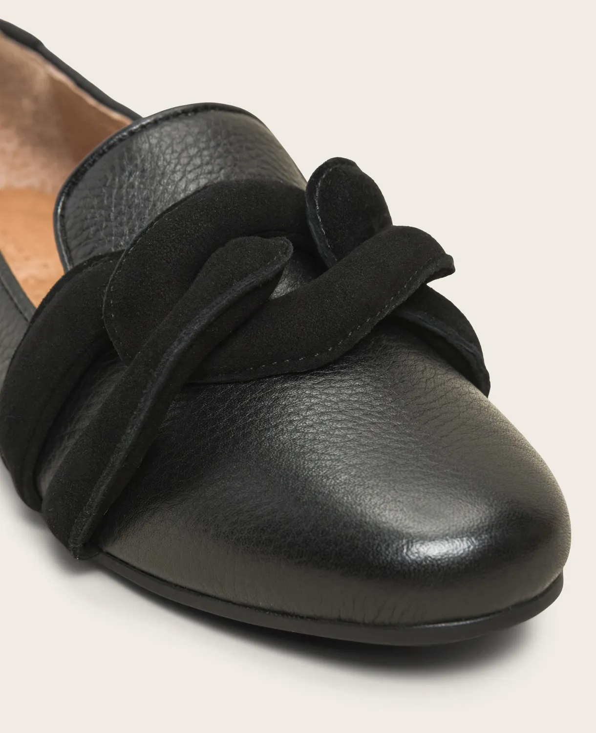 GENTLE SOULS - Eugene Leather Chain Detail Loafer Flat