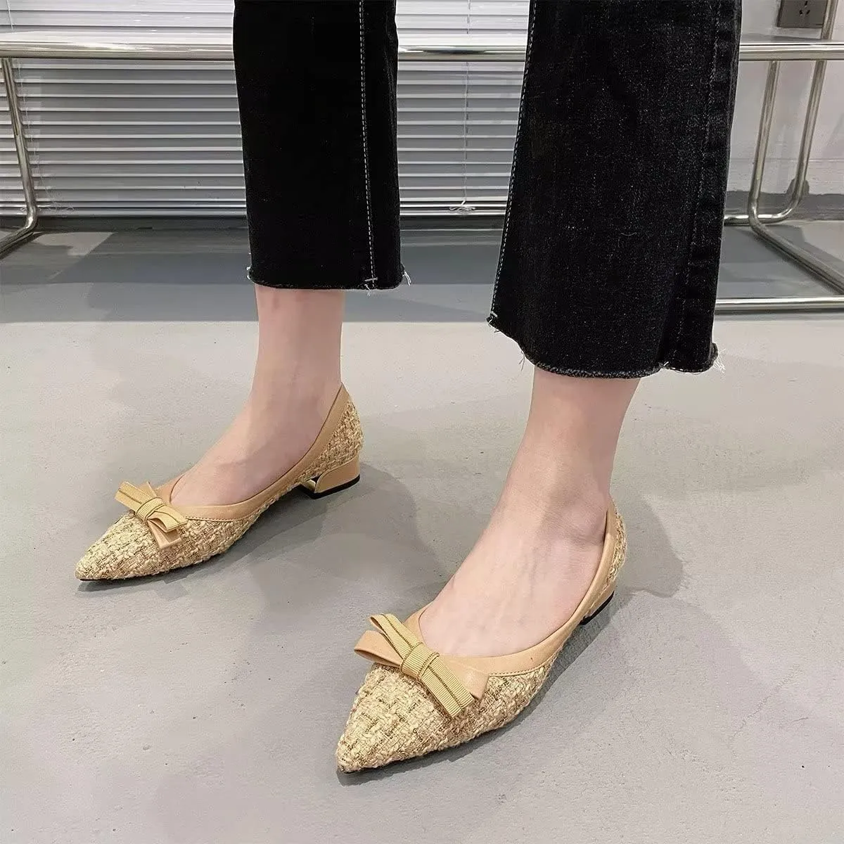 Hee grand Women Pointed Toe Chunky Heels Classic Plaid Bow-Knot Dressy Pump Comfort Low Heels for Work