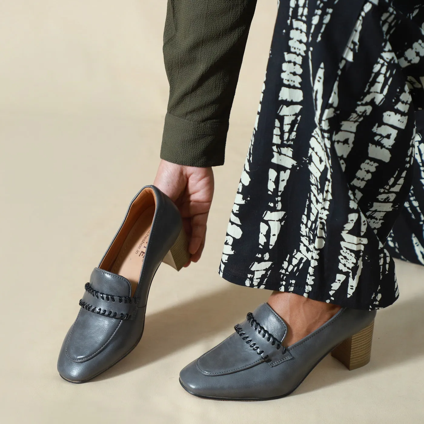 NICHE Women Classic Mid Block Heels - Gray