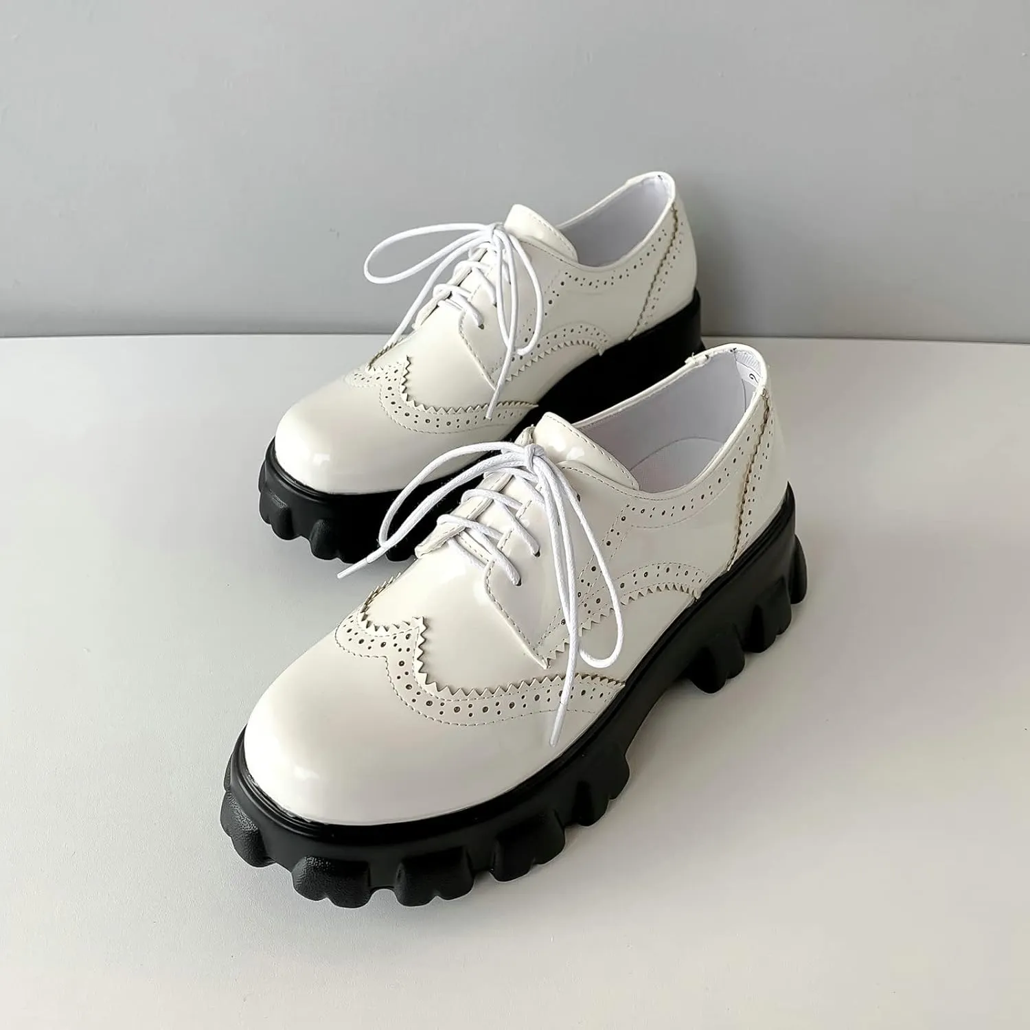 Parisuit Womens Lace Up Wingtip Chunky Oxford Shoes Patent Leather Platform Brogue Pumps