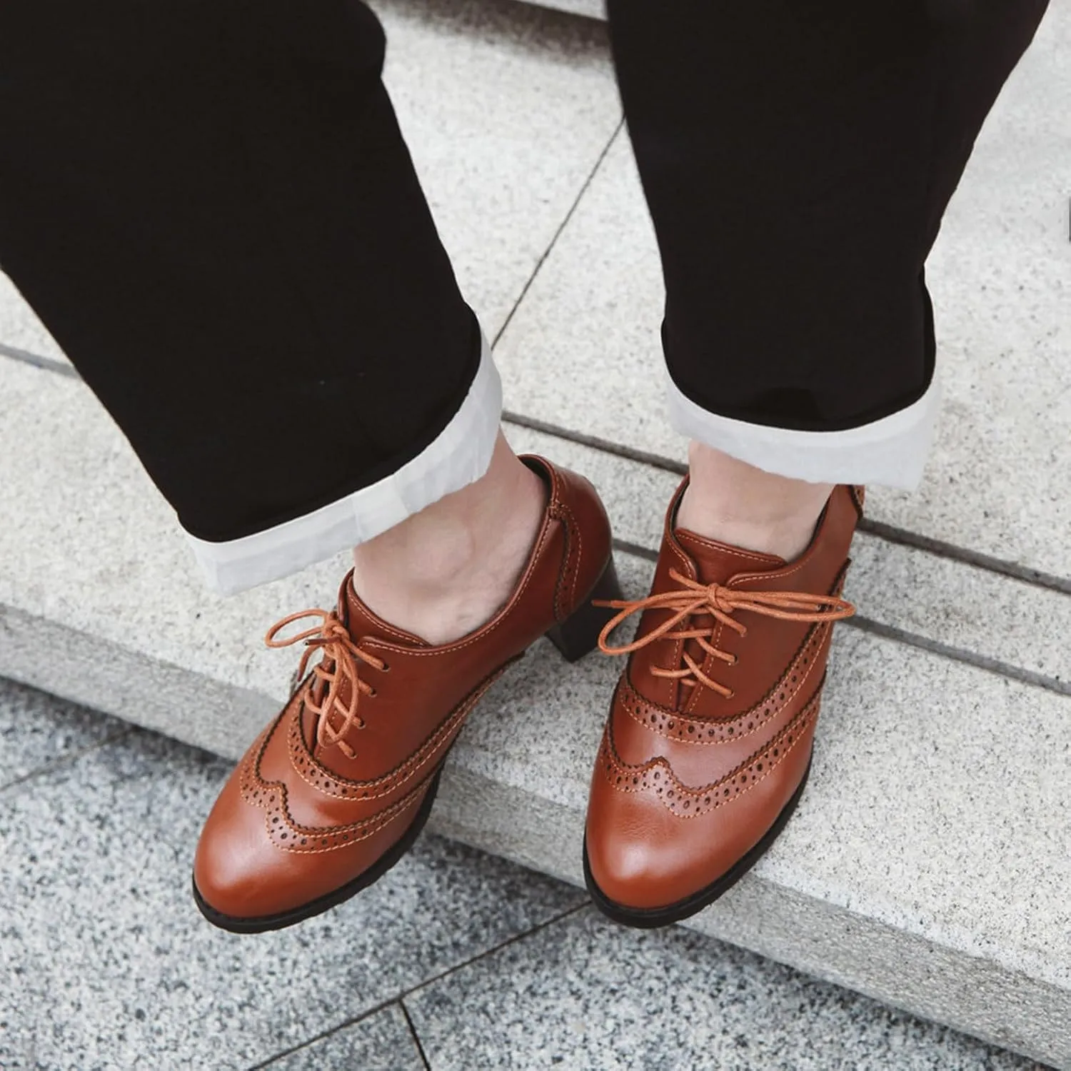 Uniquelly Women's Lace up Oxfords Vintage Brogues Shoes Round Toe Stacked Heel Wingtip Oxford Shoes Chunky Block Heels Retro Saddle Shoes Pumps