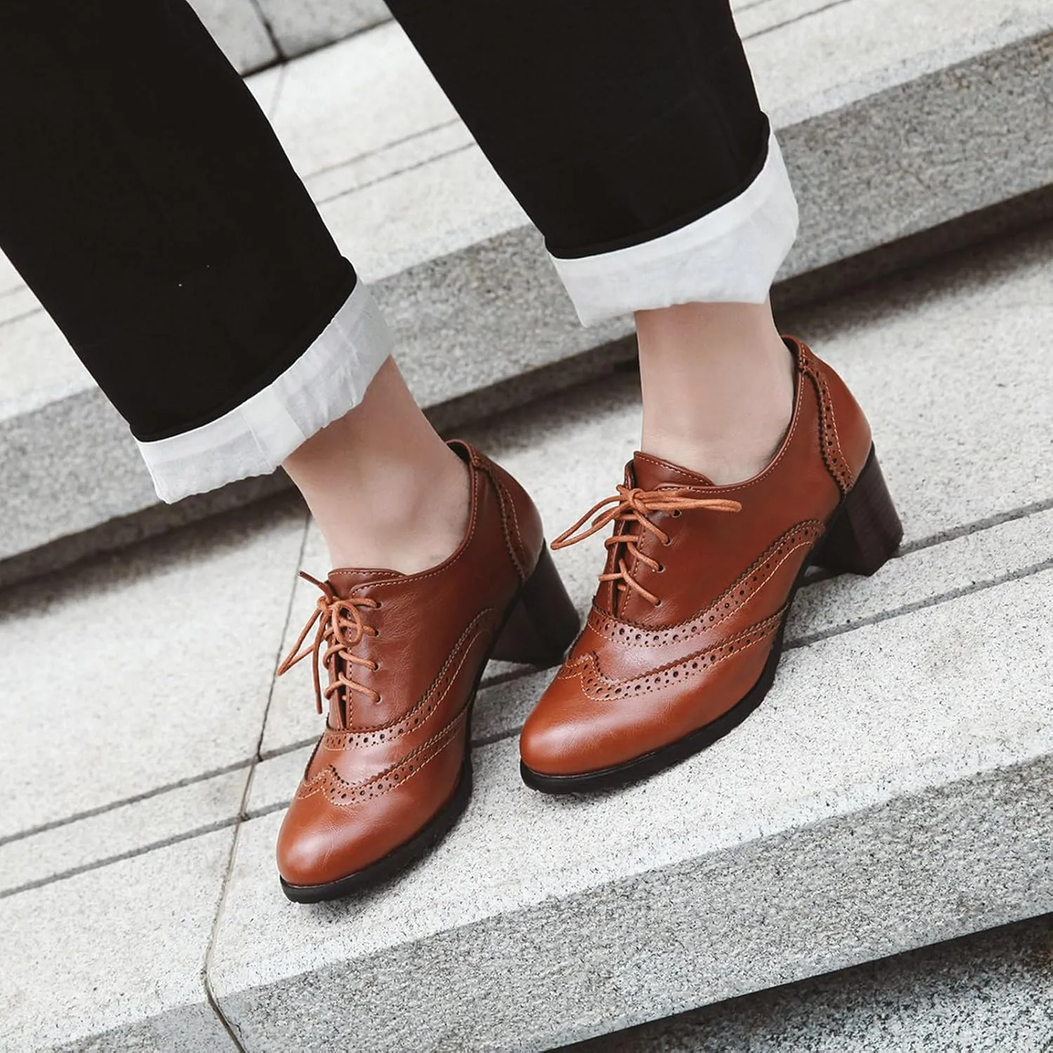 Uniquelly Women's Lace up Oxfords Vintage Brogues Shoes Round Toe Stacked Heel Wingtip Oxford Shoes Chunky Block Heels Retro Saddle Shoes Pumps