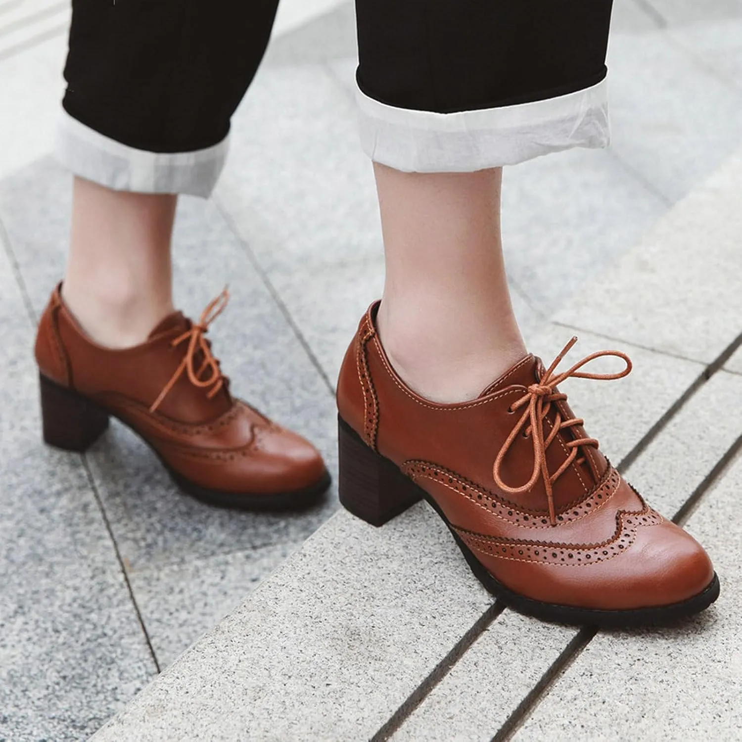 Uniquelly Women's Lace up Oxfords Vintage Brogues Shoes Round Toe Stacked Heel Wingtip Oxford Shoes Chunky Block Heels Retro Saddle Shoes Pumps