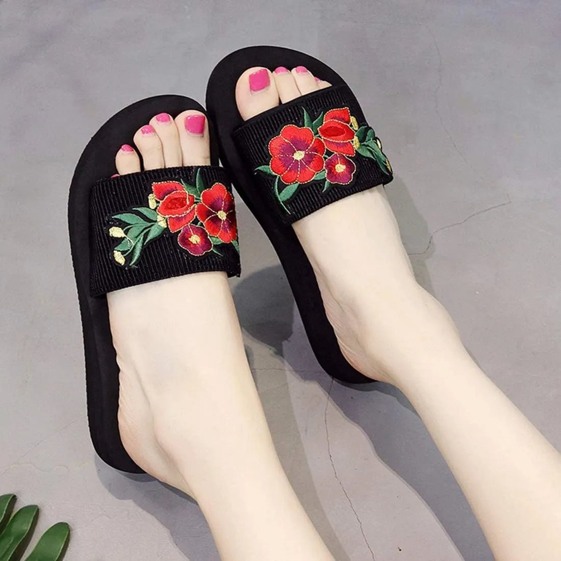 VOKLIN Women's Embroidered Flowers Flat Slide Sandals Summer Comfort Nonslip Platform Low Heel Beach Sandal