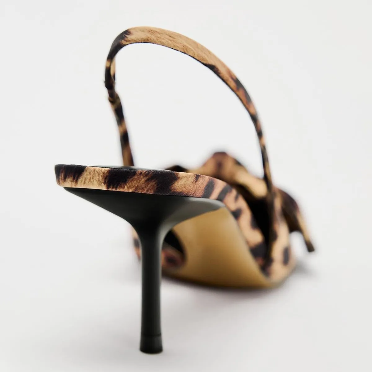 Women's Fabric Slingback High Heel Pump Bow Detail On The Front Elastic Strap Around The Back Pointed Toe Wedding Party Office Dance Shoes